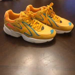 Adidas yung 96 chasm running shoes size 6